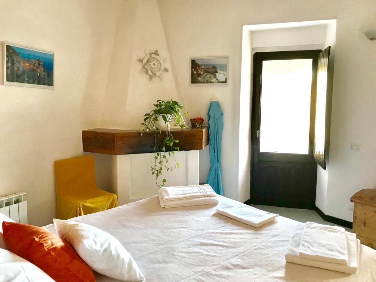 La Marina Tower Apartment With Private Sea View Terrace Vernazza Buitenkant foto
