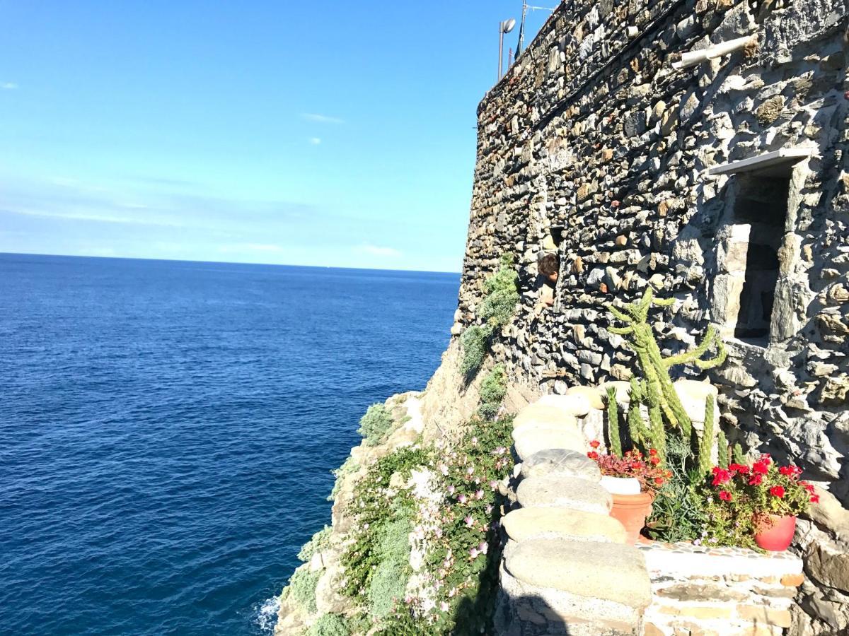 La Marina Tower Apartment With Private Sea View Terrace Vernazza Buitenkant foto
